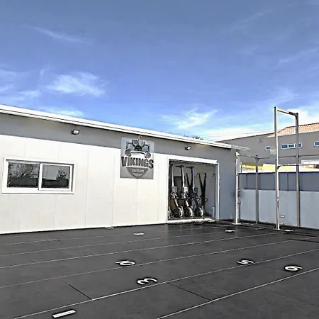 캠프장 Vikings Caravan *